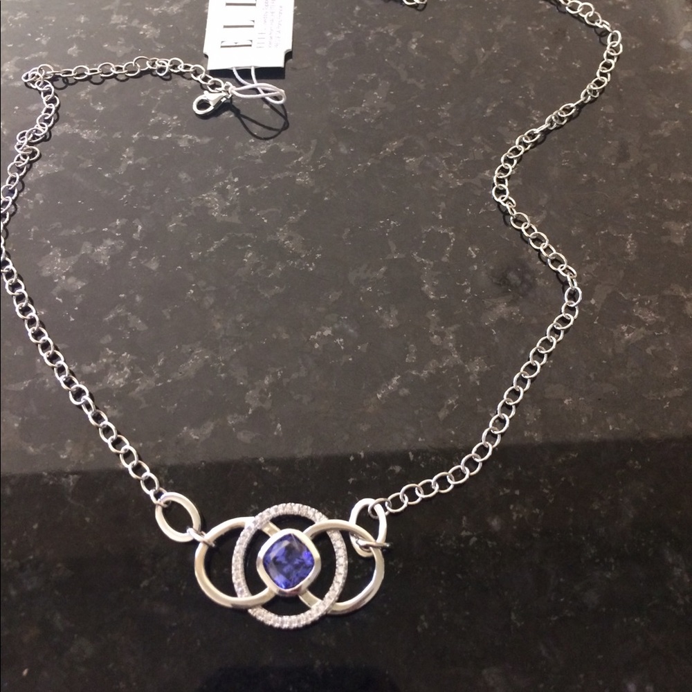 Elle Necklace